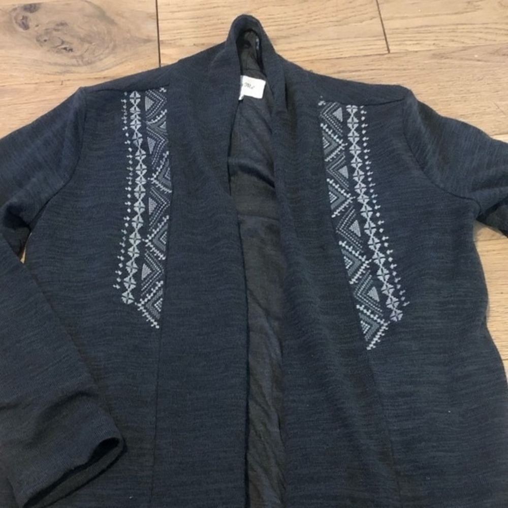 Miss Me Charcoal Grey Embroidered Tribal Open Front Cardigan Size‎ LRG (1377)